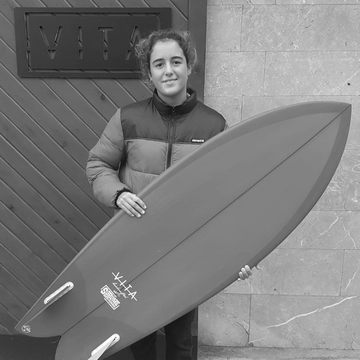 Daniela, surf para niños