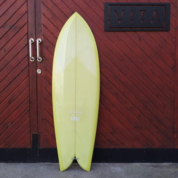 Tabla surf fish mahi mahi VITA amarilla stock 5'6