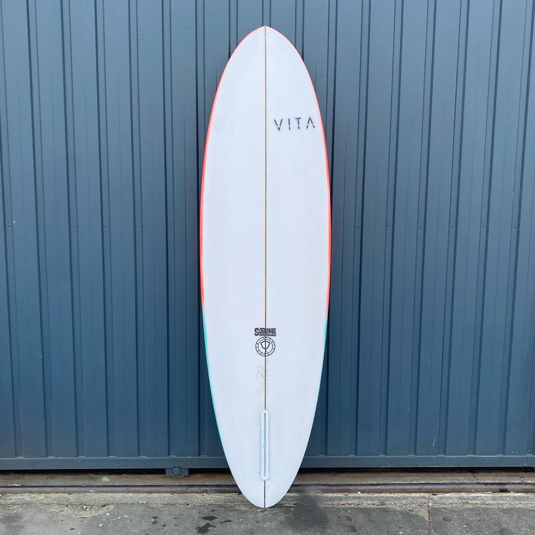 Tabla de surf stock VITA Single Rudder VT 1428 (1)
